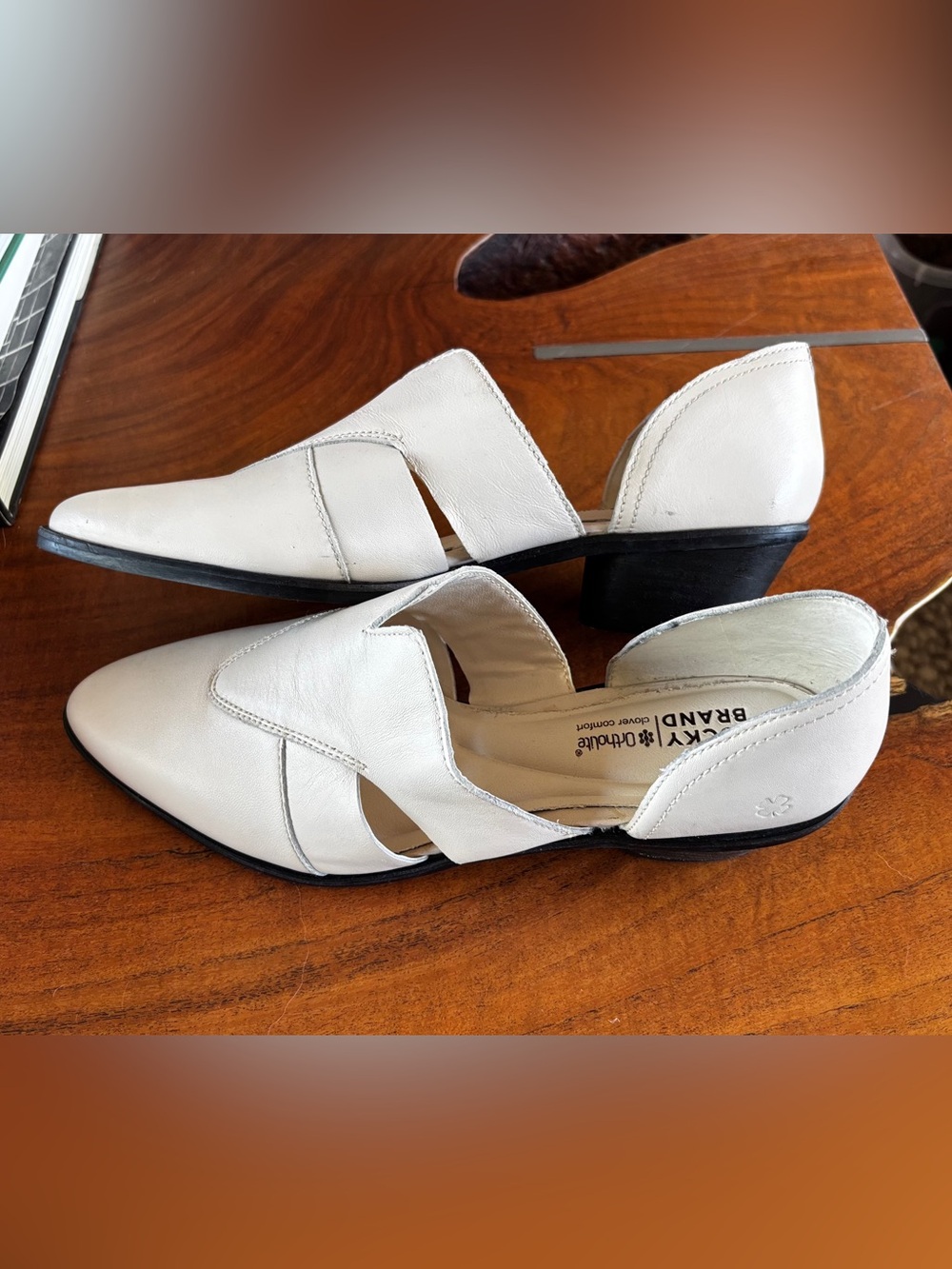 Lucky Brand Minnsy Off White Pointed Leather Mules Size 9 - Picture 3 of 6
